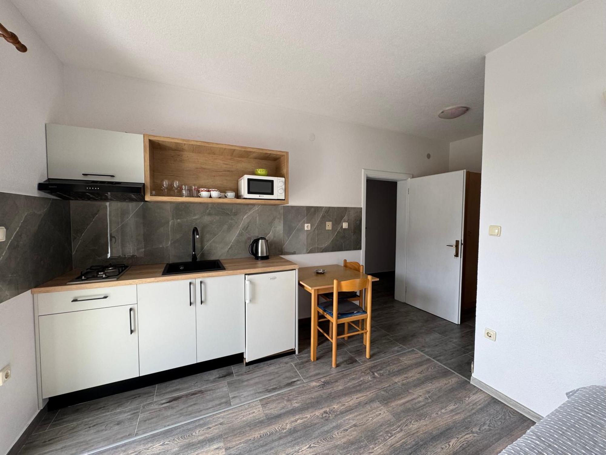 Apartment Makarska M&I, Free Private Parking מראה חיצוני תמונה