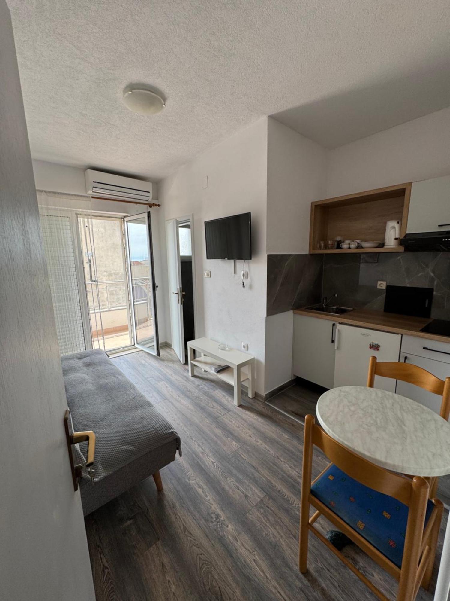 Apartment Makarska M&I, Free Private Parking מראה חיצוני תמונה